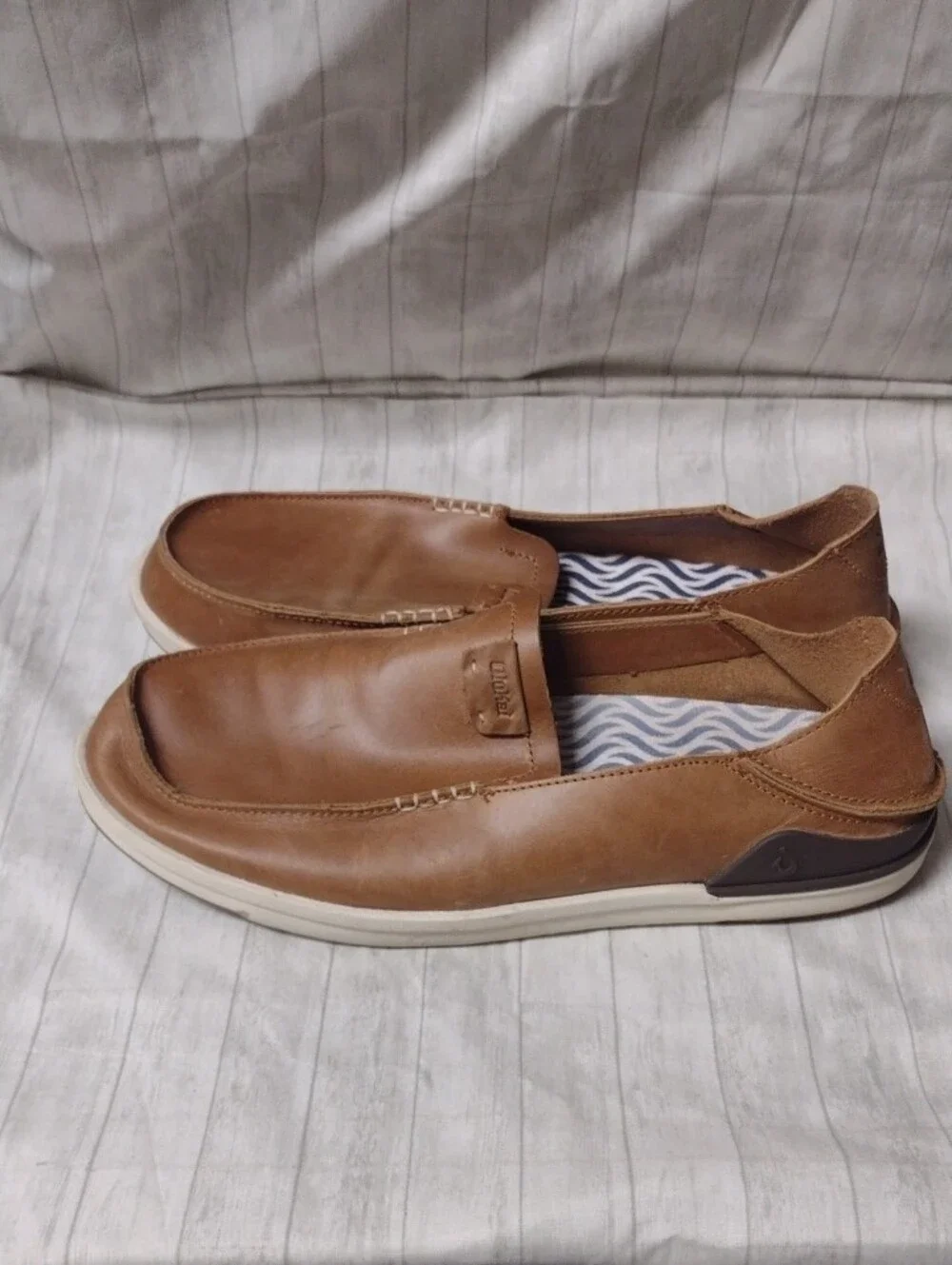 OluKai Men's Leather Slip-On Loafers (J1105)